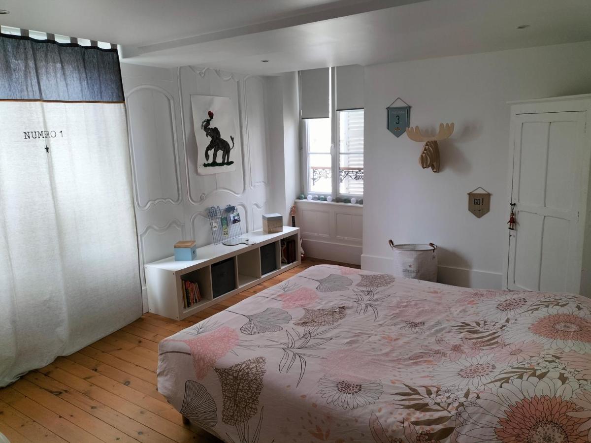 La Chambre Des Remparts ファレーズ エクステリア 写真