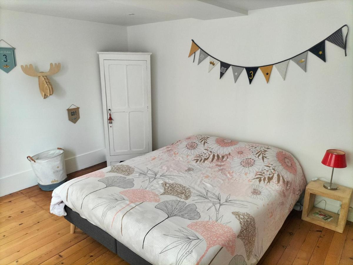La Chambre Des Remparts ファレーズ エクステリア 写真
