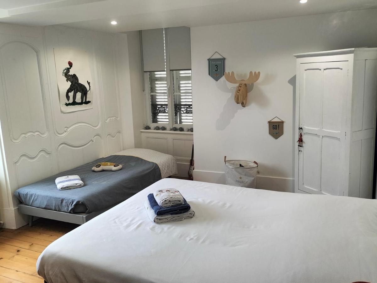 La Chambre Des Remparts ファレーズ エクステリア 写真